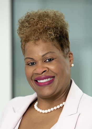 Angelleen Peters-Lewis, PhD, RN, FAAN Vice President, Chief Operating Officer and Chief Nurse Executive Headshot